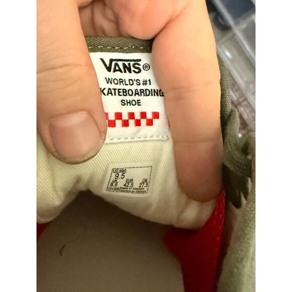 Vans Crocket Green Corduroy Skate Shoes Men's Size 9.5 US - Picture 3 of 5